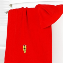 Toalla baño Ferrari con logo bordado