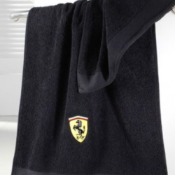 Toalla baño Ferrari con logo bordado