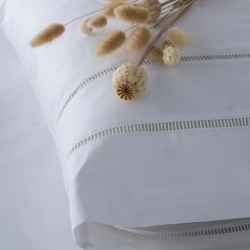 Juego de Sábanas modelo Victoria de Fundeco de venta en Almacenes Julián Sánchez.