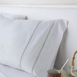 Juego de Sábanas modelo Victoria de Fundeco de venta en Almacenes Julián Sánchez.