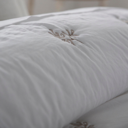 COLCHA BOUTI MODELO AMALIA DE FUNDECO