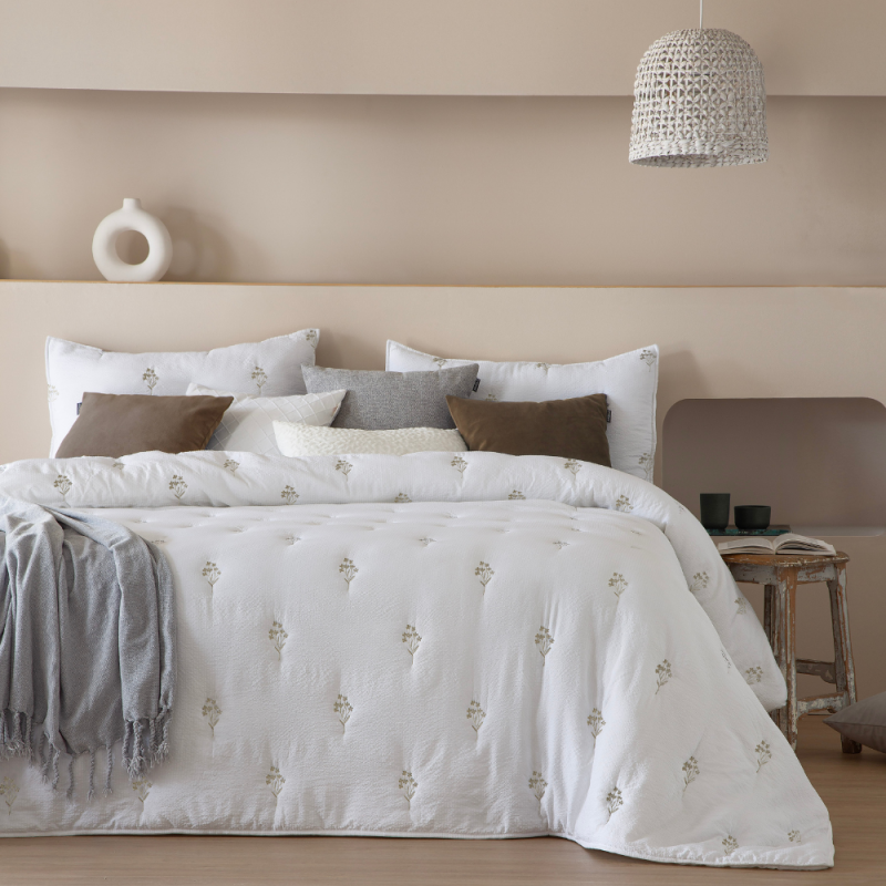 Edredones y boutis Antilo Fundeco Nadine, de venta online en Almacenes Julián Sánchez.