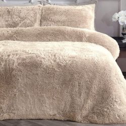 Edredón de pelo rabbit y flanel tacto seda modelo Noursila de Pielsa de venta online!