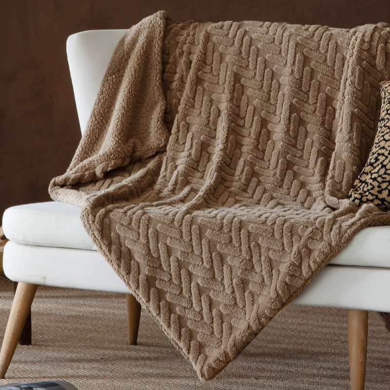 Manta plaid Antilo Conor para sofá o cama, de venta online en Almacenes Julián Sánchez.