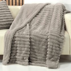 Manta Rabbit de Casa Campo para sofá o cama, de venta online en Almacenes Julián Sánchez.