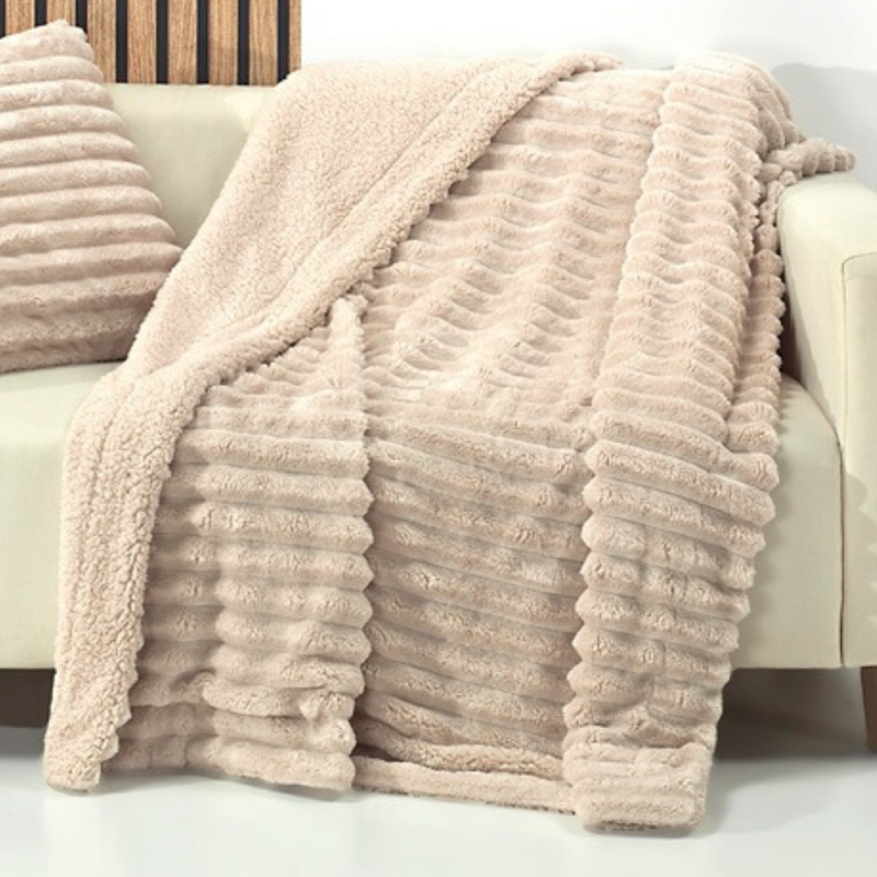 Manta Rabbit de Casa Campo para sofá o cama, de venta online en Almacenes Julián Sánchez.